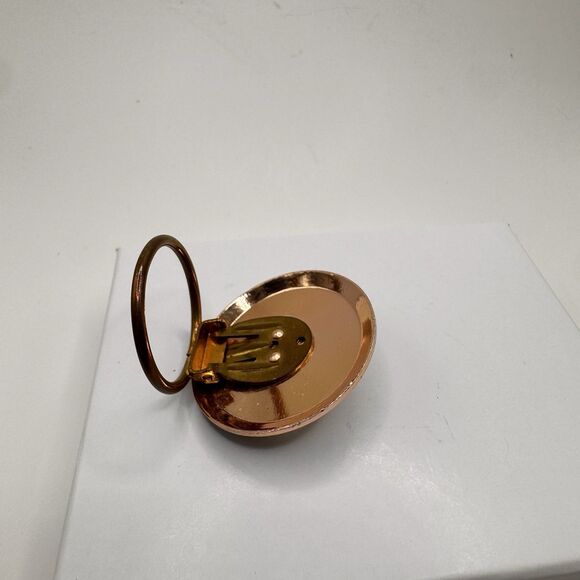 Vintage Rose Scarf Clip – Gold Tone Flower on Faux Mother of Pearl Round Brooch - Picture 5 of 6